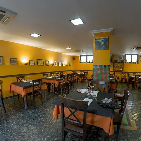 Asador O Callejon De Belchite Hotel Ayerbe